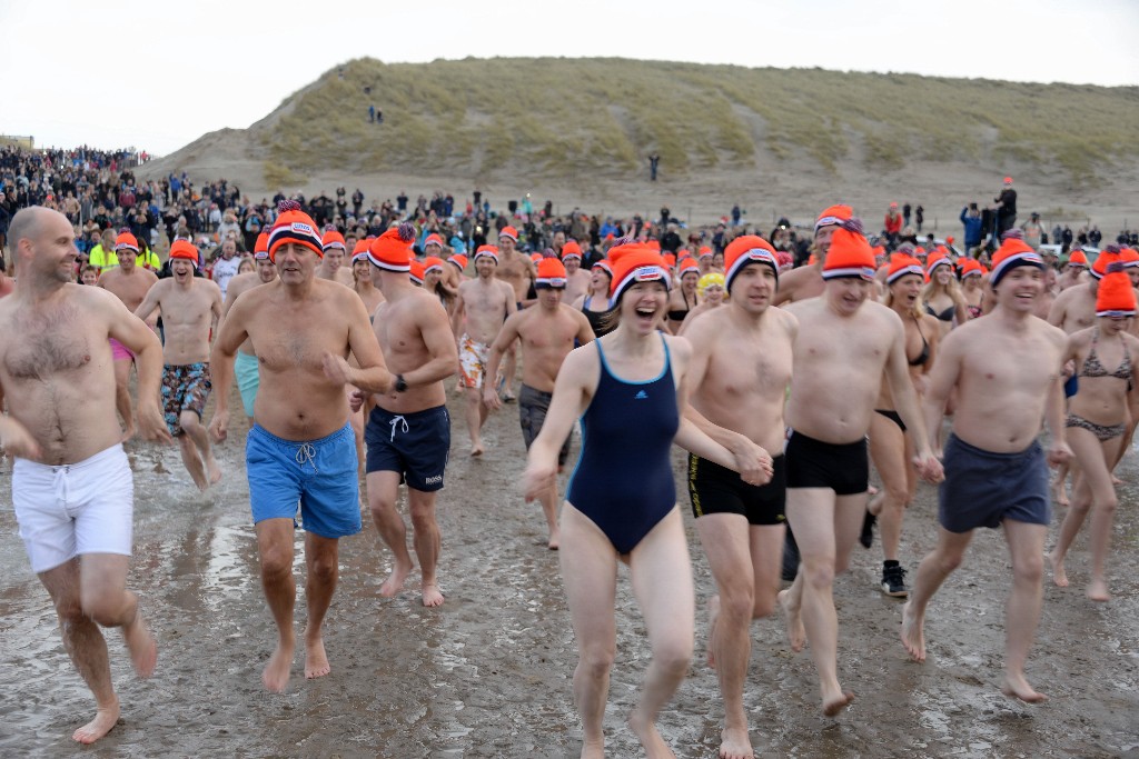 ../Images/Nieuwjaarsduik Nederzandt 2016 055.jpg